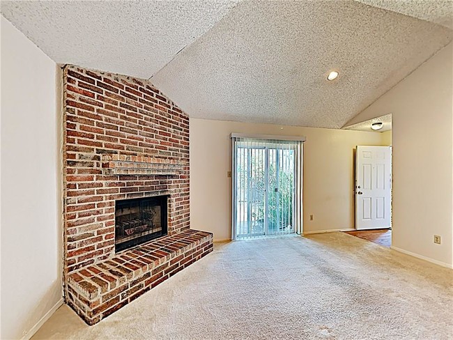 Building Photo - 7550 Boxwood Ct
