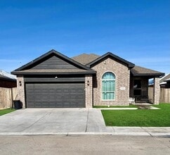 Building Photo - 2027 Ebbets Dr