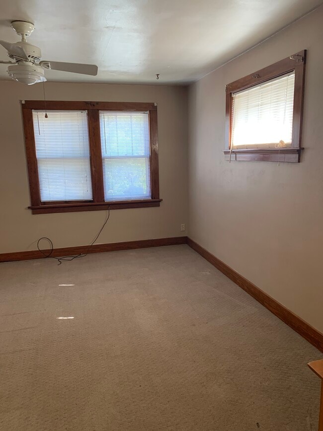 Livingroom - 1626 Kearney Ave