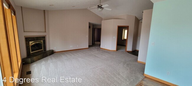 Building Photo - 4 br, 3.5 bath House - 3719 E Thrush Lane