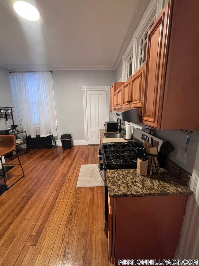 Building Photo - 252 Warren St