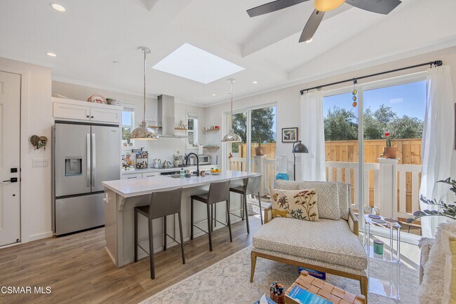 Foto del edificio - 313 Raymond St