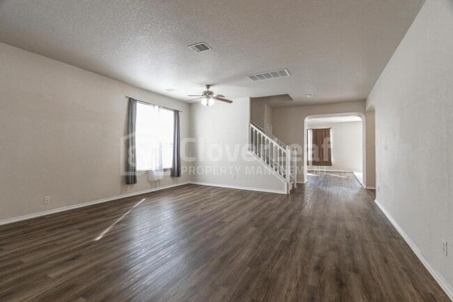Building Photo - 6802 Crest Pl