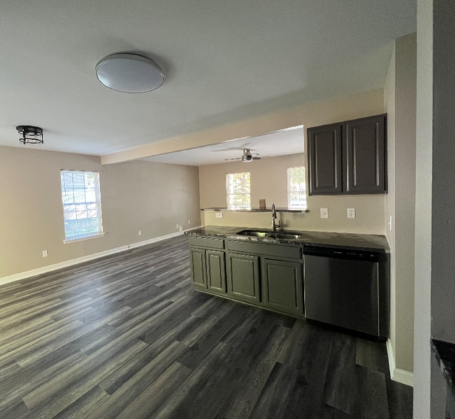 Foto del edificio - 4712 Silverdene St