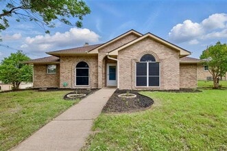 Building Photo - 560 Dandelion Dr