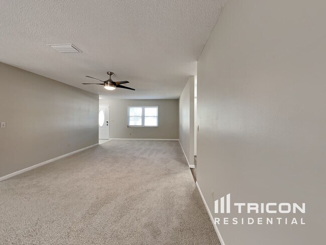 Building Photo - 350 Travino Ave
