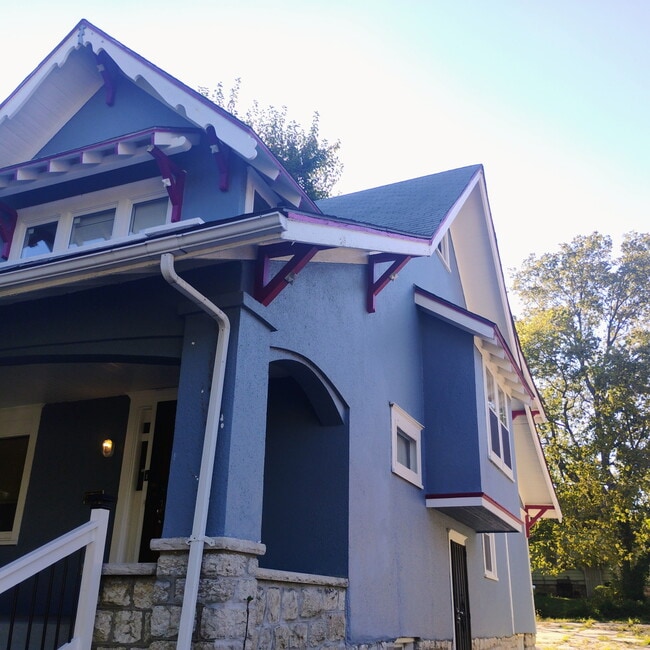 Building Photo - 2914 Bales Ave