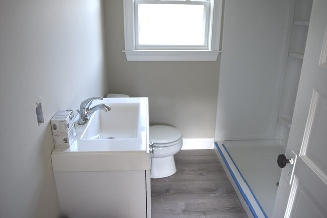 Building Photo - 284 Central St