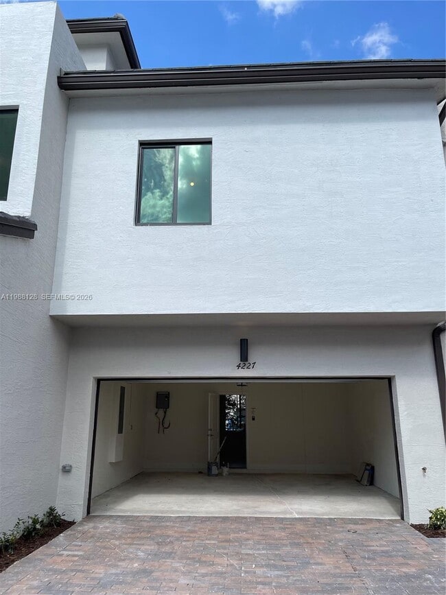 Foto del edificio - 4227 NW 83rd Ave