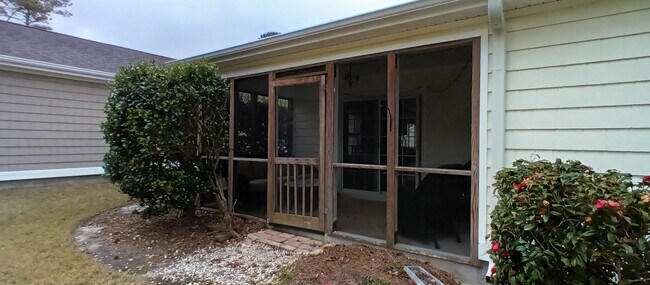 Building Photo - 5169 Minnesota Dr SE