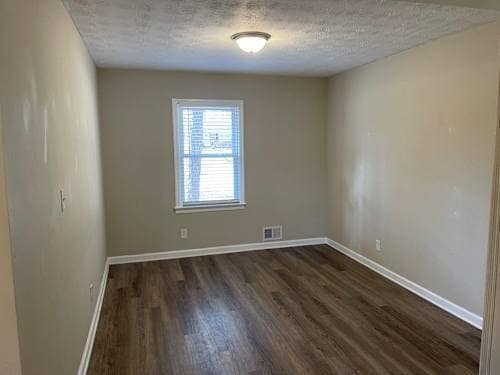 Building Photo - 921 Walnut Cir SW
