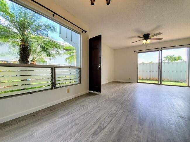 Foto del edificio - Rarely available! Upgraded ground floor 2b...