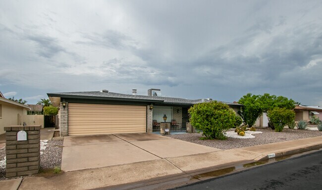 Building Photo - 55 + Community in Mesa!! 2 beds 2 bath wit...