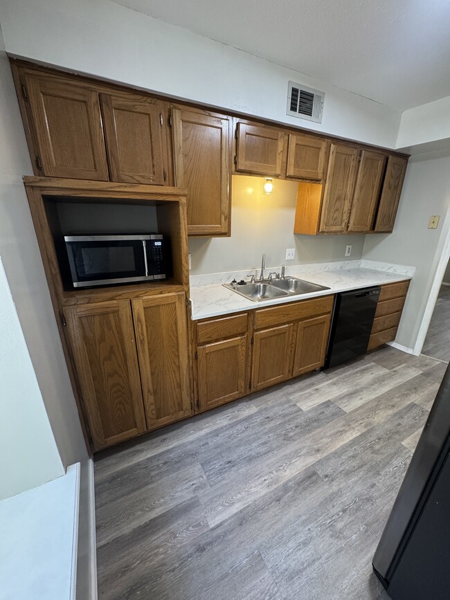 Kitchen - 201 Austin Cir