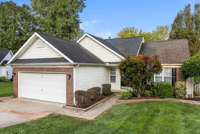Building Photo - 1040 Sandy Point Dr SW