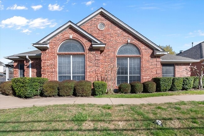Building Photo - 2311 Ragland Rd