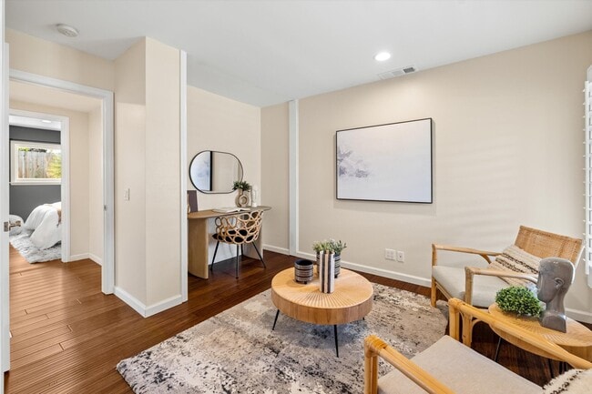 Foto del edificio - 6220 Covington Way