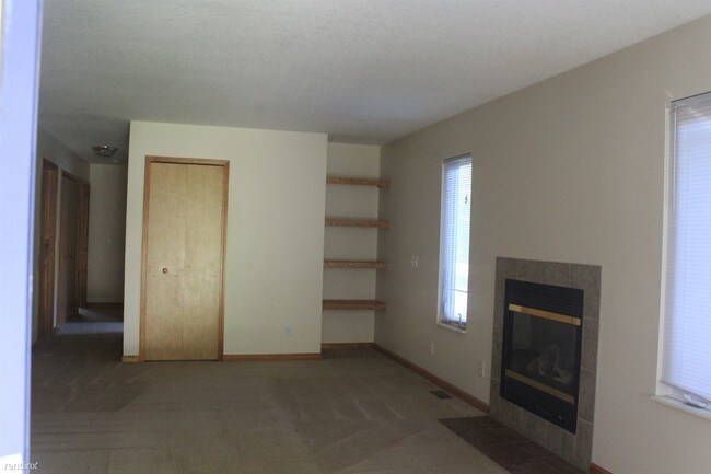 Foto del edificio - 2 br, 3 bath Duplex - 4805 Russell St 4803...