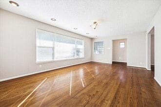 Building Photo - 2712 W Holcombe Blvd