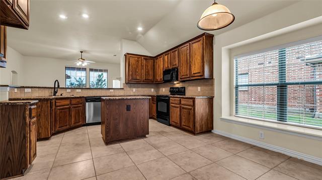 Building Photo - 2224 Crestridge Dr