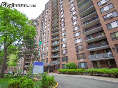 Building Photo - 25 E 132nd St