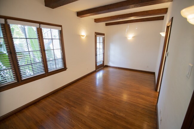 Living room - 1054 Ximeno Ave