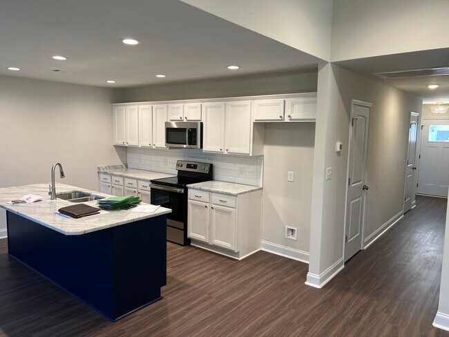 Building Photo - 139 Red Tail Cir