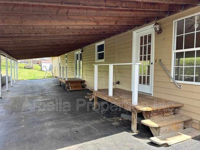 Building Photo - 295 Arrowood Rd