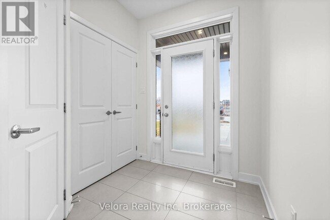 Building Photo - 744 Cope Dr