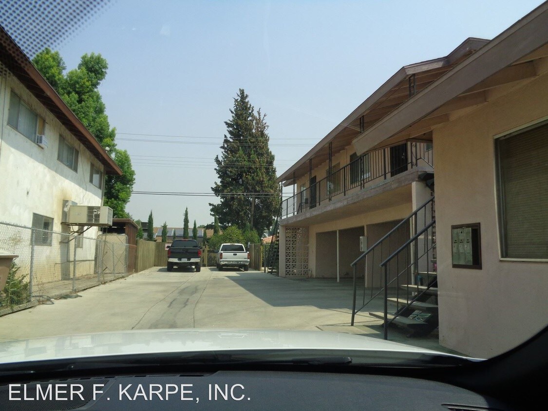 Foto del edificio - 6012 Stockdale Hwy