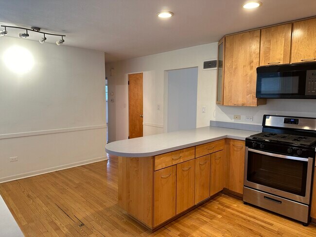 Foto del edificio - 651 Lincoln Ave