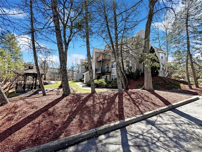 Building Photo - 1024 Washington Green