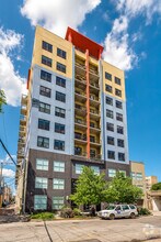 Building Photo - 1122 W Catalpa Ave