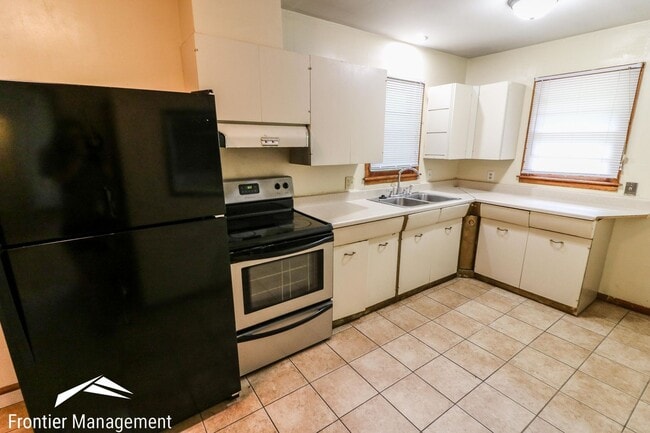 Building Photo - 605 Ratone Ln