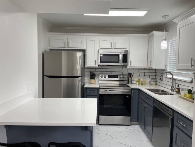 Foto del edificio - 978 Ridgepoint Ct