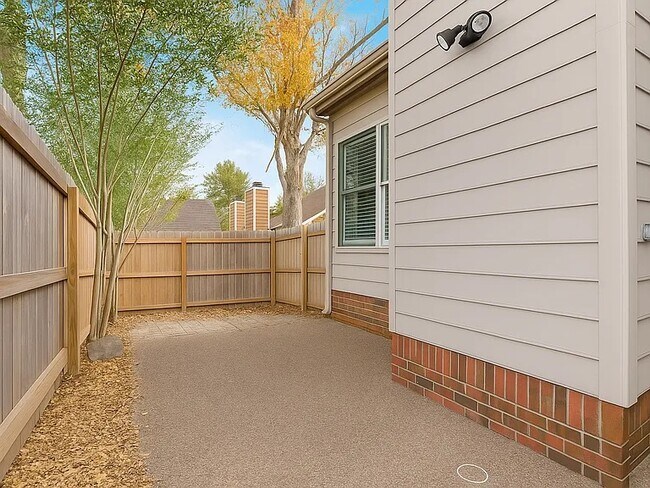 Building Photo - 2920B Lebanon Pike