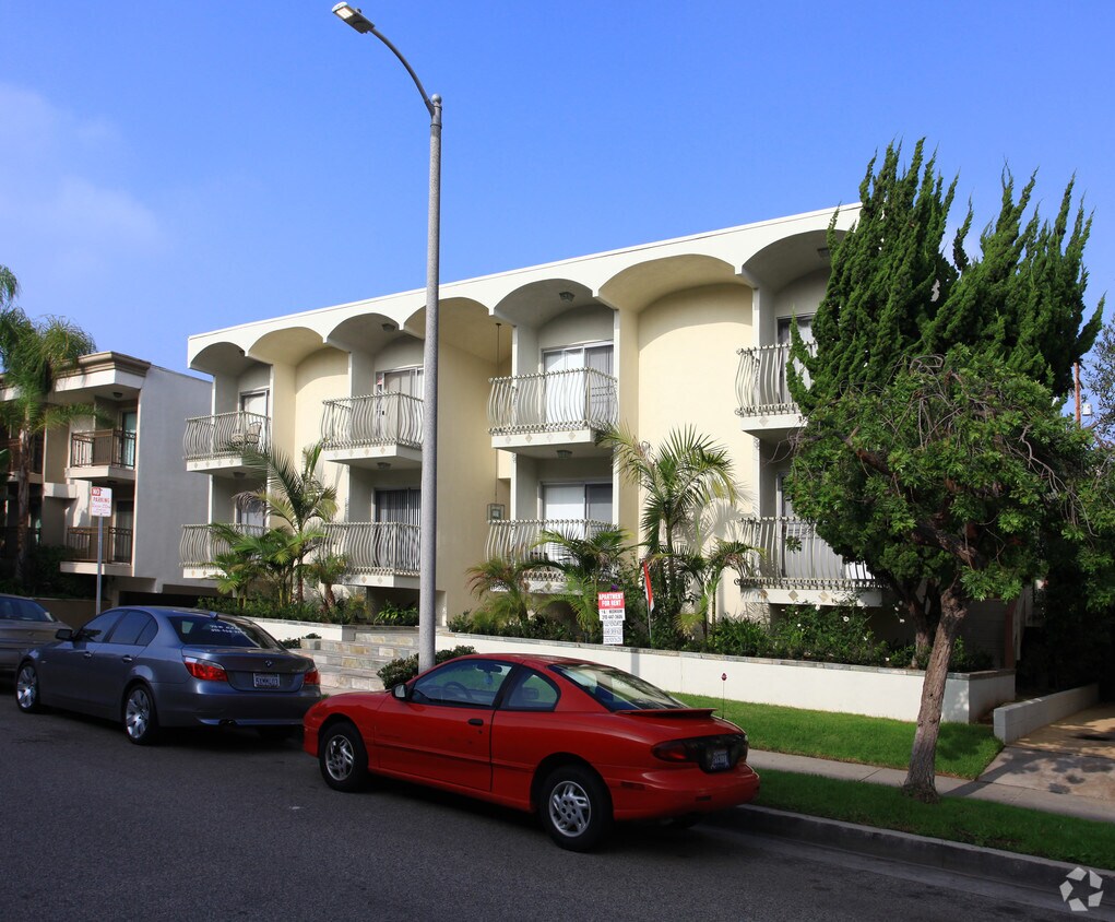 Building Photo - 8211 Redlands St