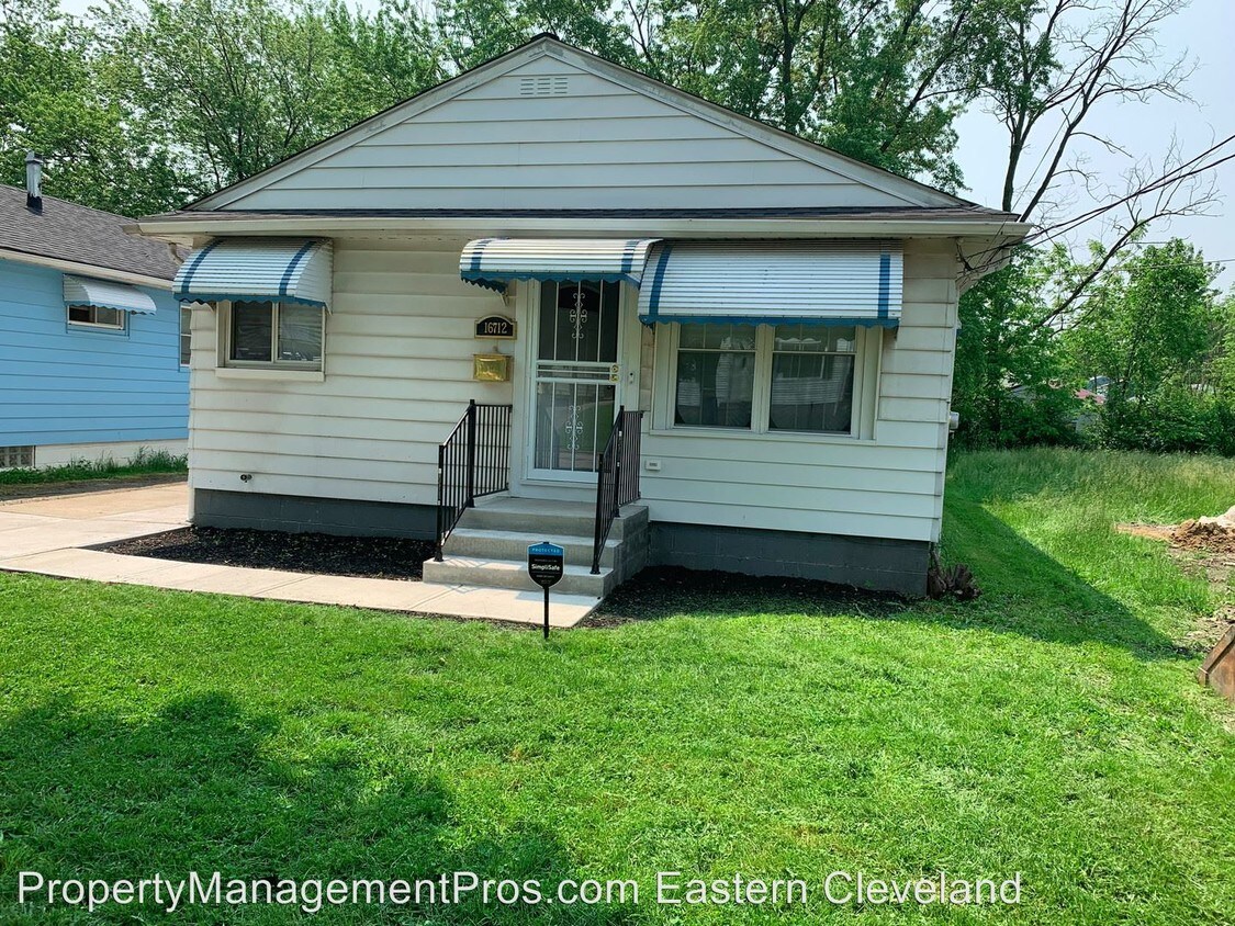 Primary Photo - 3 br, 1.5 bath House - 16712 Meadowvale Ave