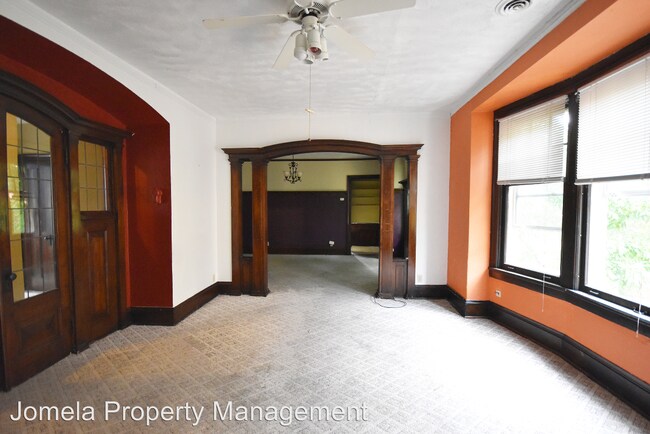 Foto del edificio - 3116 N Downer Ave