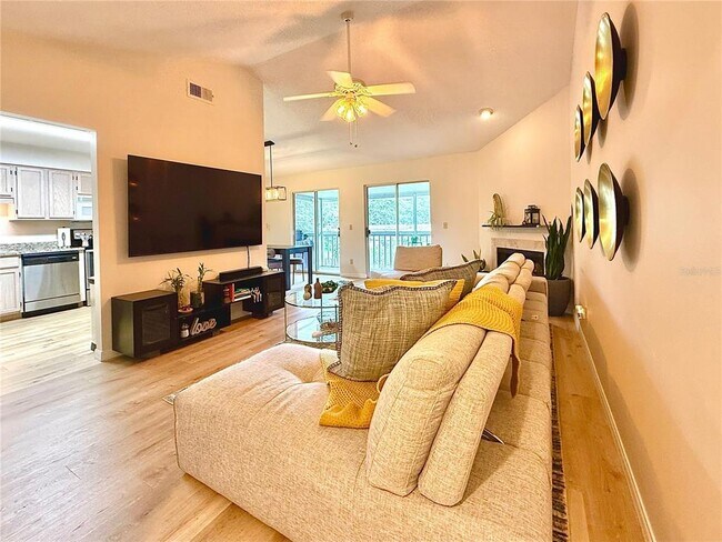 Foto del edificio - 5335 White Cliff Ln