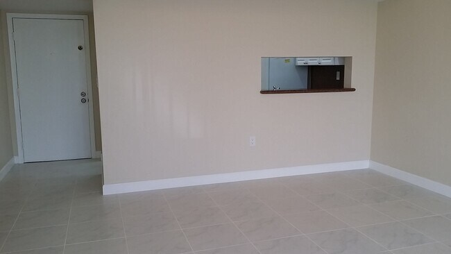 Living Room / Dining Room - 8520 SW 133rd Avenue Rd