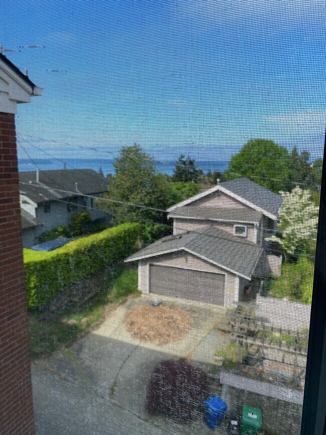 Building Photo - 4407 SW Alaska St