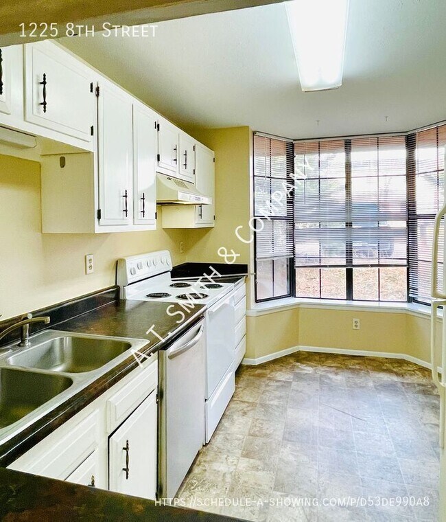 Photo - 1225 8th St House