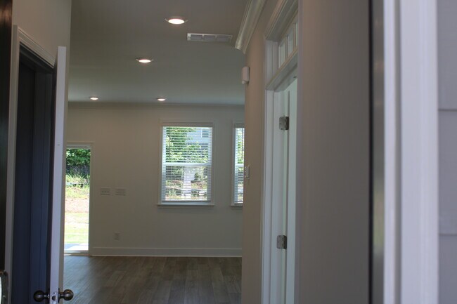 Building Photo - 175 Andalusa Ct