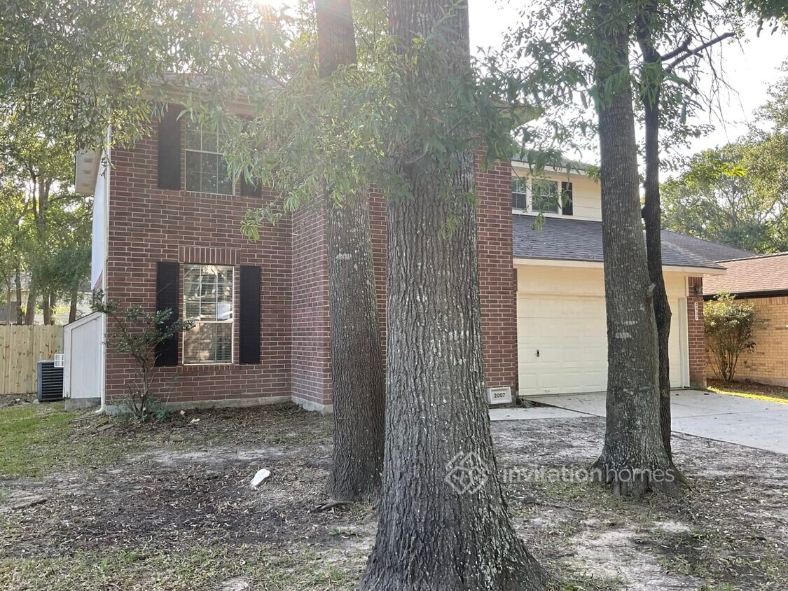 Primary Photo - 2007 White Oaks Hills Ln