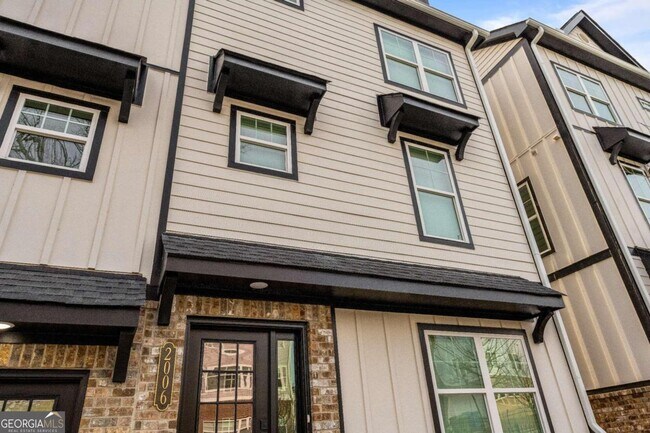 Foto del edificio - 2006 Main St NW