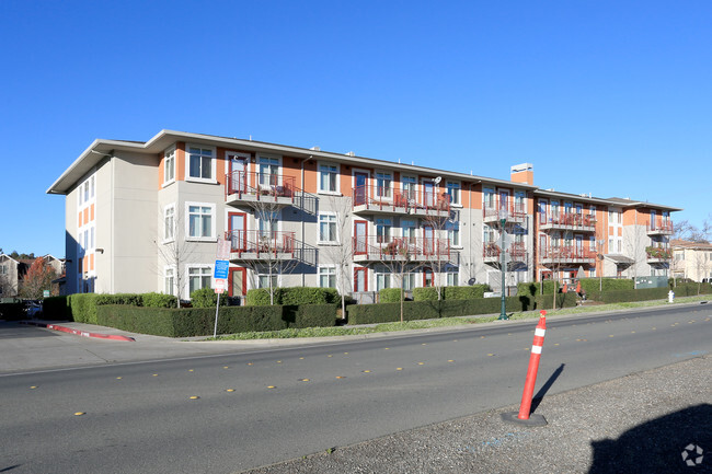 Building Photo - Arroyo Point