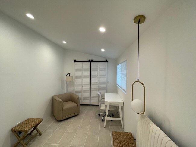 Building Photo - 20570 Hatteras St