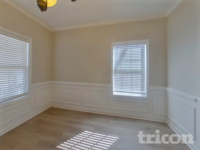 Foto del edificio - 374 Madison Ave