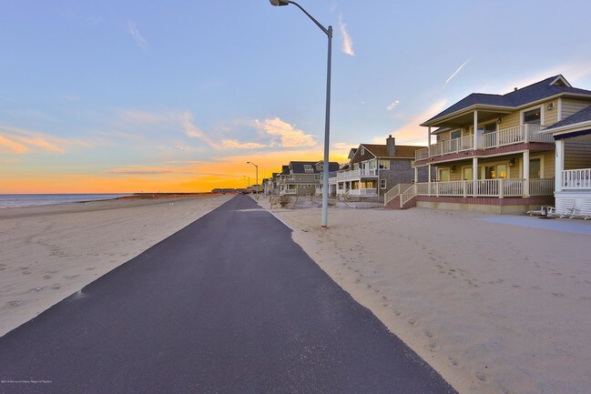 Building Photo - 269 Beach Front